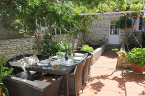  Holiday House Granny Mary  Сутиван